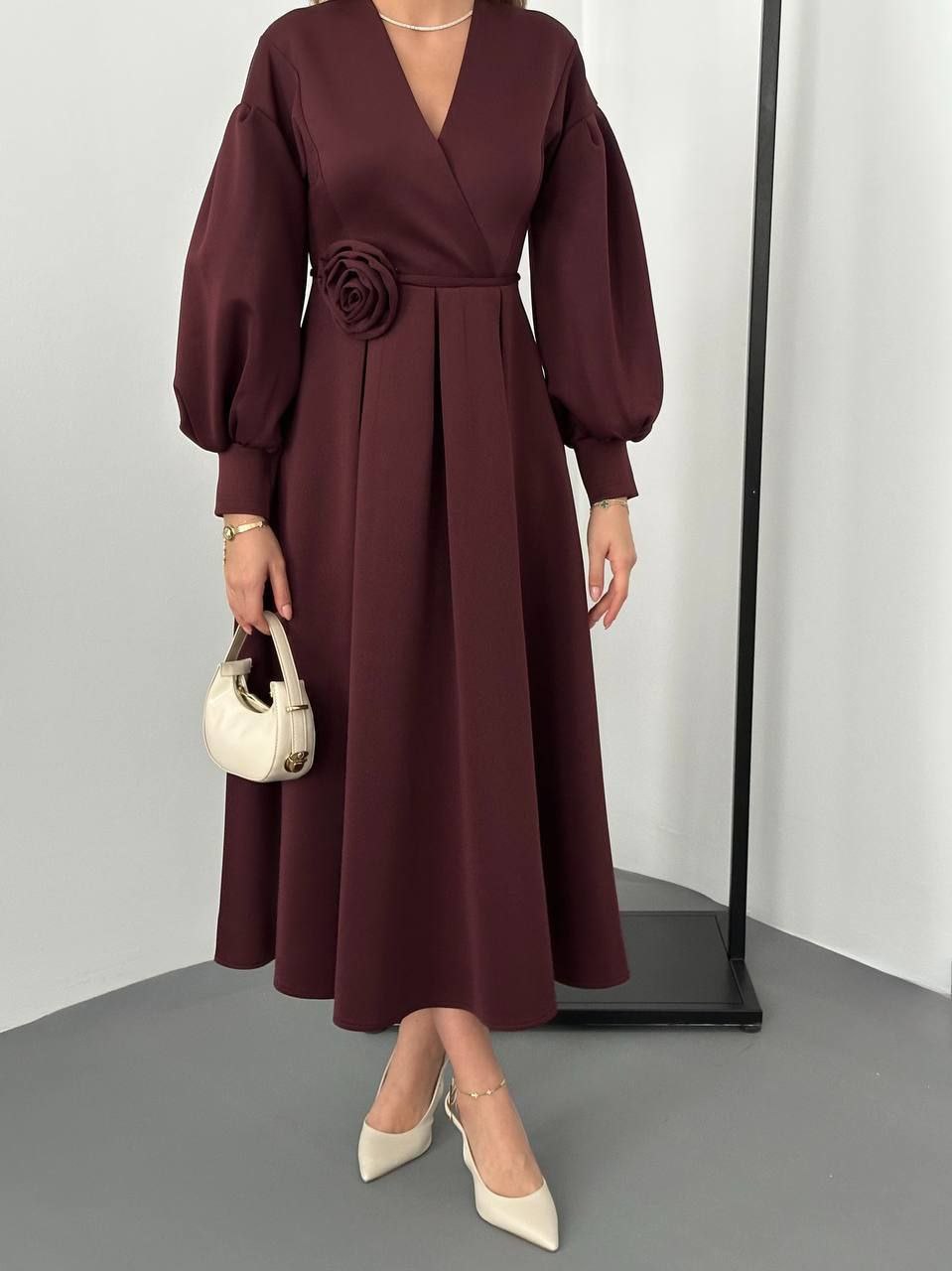 🌸 Robe Élégante Cache-Cœur à Manches Bouffantes – Femme
